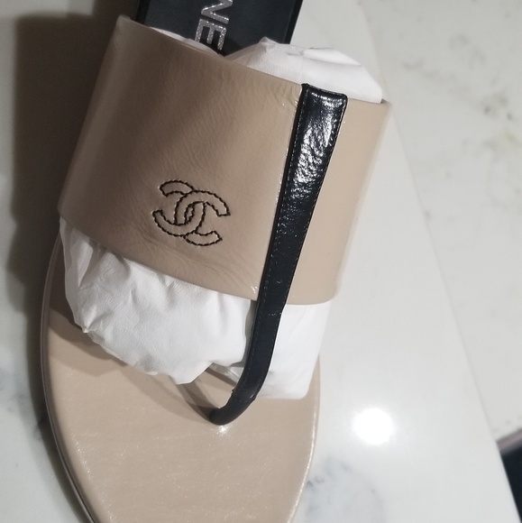 Chanel thong slippers - Picture 1 of 3